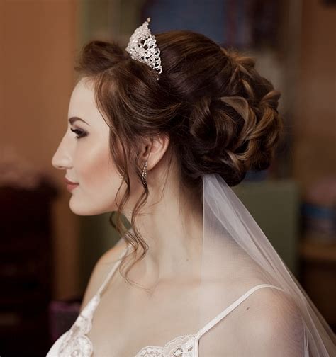 20 Swoon Worthy Wedding Hairstyles With Tiara And Veil