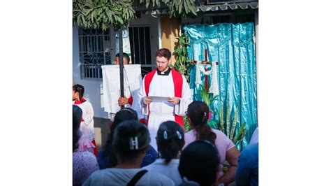 Pawel Jakup El Sacerdote Polaco Que Ha Causado Sensaci N En Una