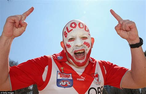 Hawks Soar Ahead Of Swans At Quarter Time As Thousands Of Fans Are Out In Force In Melbourne For