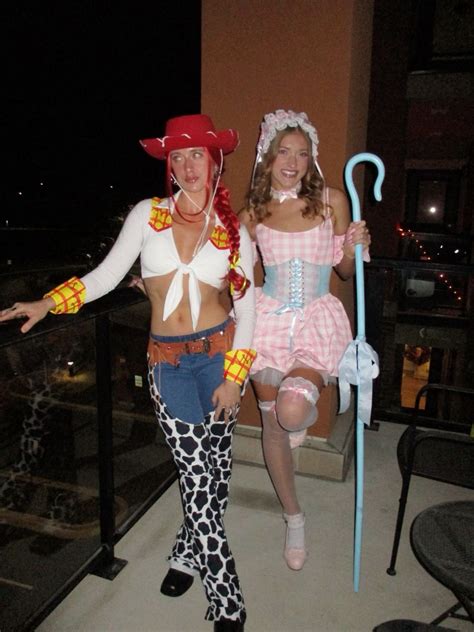 Costumes Beginning with N