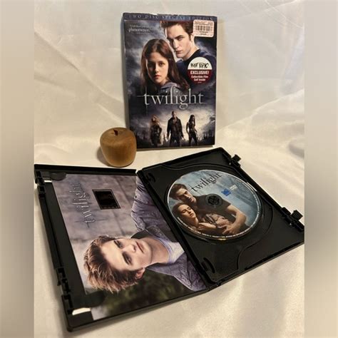 Hot Topic Media Hot Topic Twilight Set Dvd W Rare Collectible Film