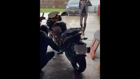 Chinese Milf Motorcycle Needs Repair Roofers Watching In Background Xxx Mobile Porno Videos