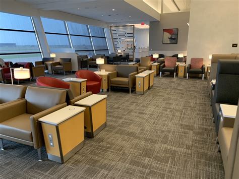 Review American Airlines Flagship Lounge Dallas Fort Worth