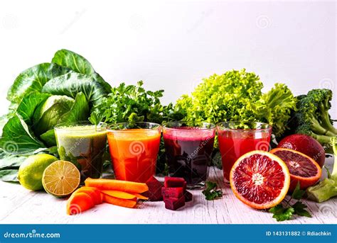 Bebidas Saud Veis Diferentes Do Vegetariano Frutas E Legumes No