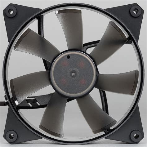 Корпусные вентиляторы размером 120 мм: