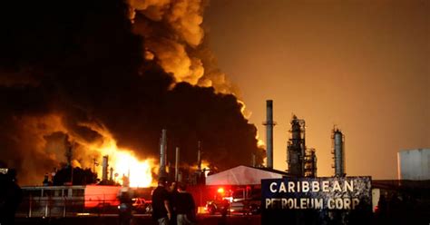 Un incendio en una refinería podría causar desastre medio ambiental en