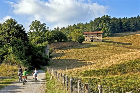 Conocer Los Espacios Naturales Más Espectaculares De Navarra En Bici