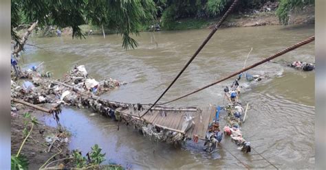 Video Viral Penampakan Jembatan Gantung Banten Roboh Sebabkan