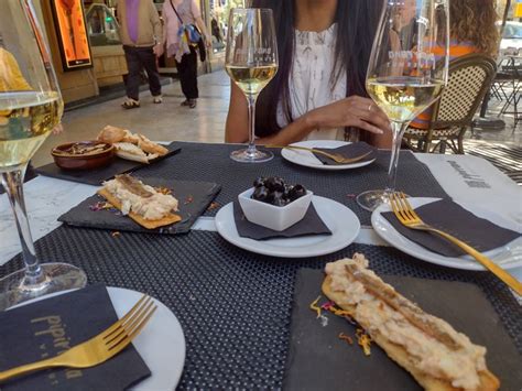 Alicante Tour Gastronomico A Piedi Con Degustazione Di Vini E Tapas