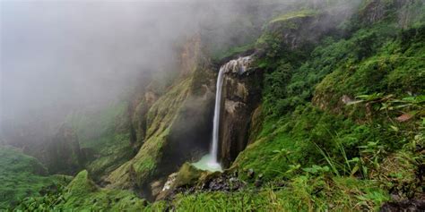 11 Air Terjun Di Lombok Yang Populer Terindah Pesisir