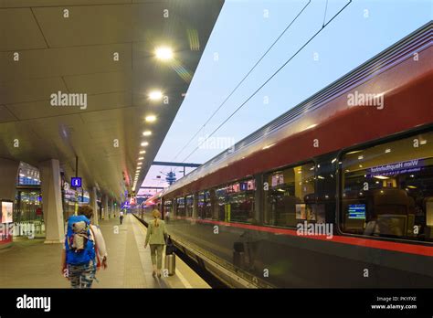 Wien, Vienna: railway station Wien Hauptbahnhof, train Railjet of ÖBB, 10. Favoriten, Wien ...