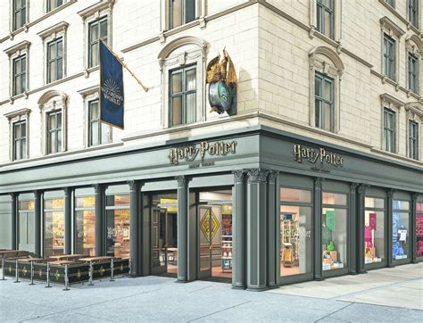 Harry Potter Flagship Store Opens In Nyc Check Out All The Magic