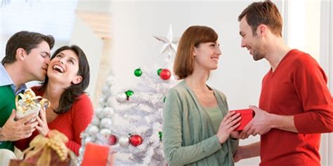 6 Romantic Christmas T Ideas For Girlfriend