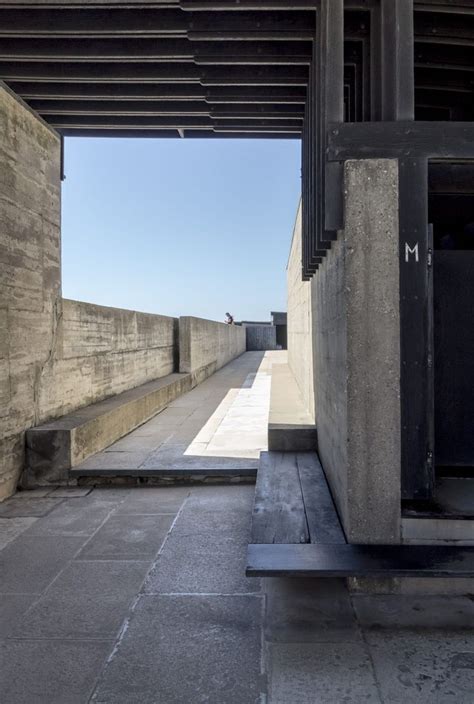 Álvaro Siza Vieira GIOVANNI AMATO Piscina das Marés Álvaro siza