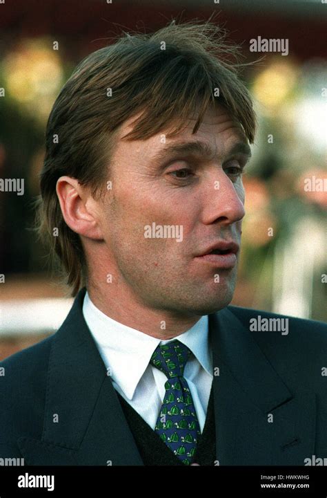 PETER SCUDAMORE JOCKEY & ASSISTANT TRAINER 30 November 1993 Stock Photo ...