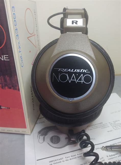 Vintage Realistic Nova 40 Stereo Headphones Radioshack Excellent