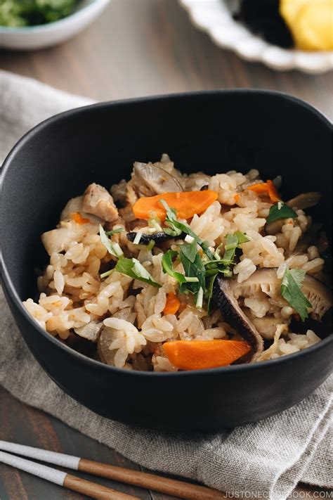 Instant Pot Takikomi Gohan 炊き込みご飯圧力鍋 • Just One Cookbook