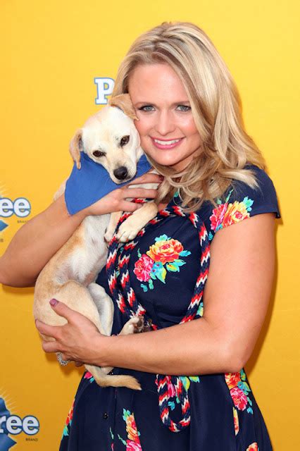 Miranda Lambert Cute Stills At The Pedigree Feeding Project In Glendale