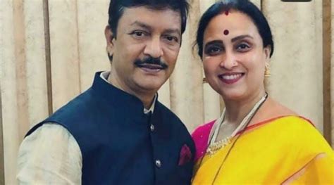 Mumbai Bjp State Vice President Chitra Waghs Husband Booked By Acb