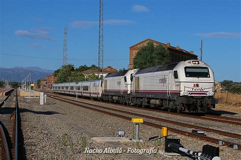 Talgo Vi Monfrag E Locomotoras Y Con El Ta Flickr