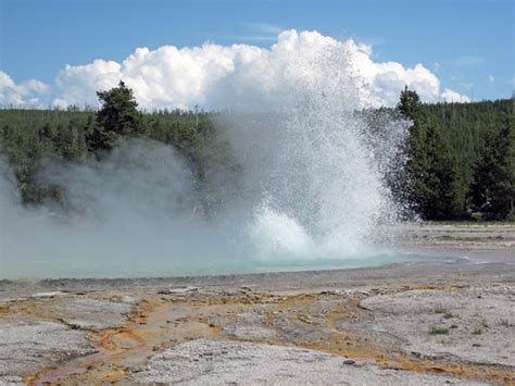 Mugwump Geyser Eruption Pm June Flickr