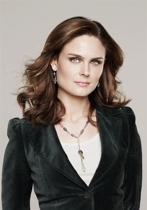 Pin On Temperance Bones Brennan Emily Deschanel Celebrities Emily