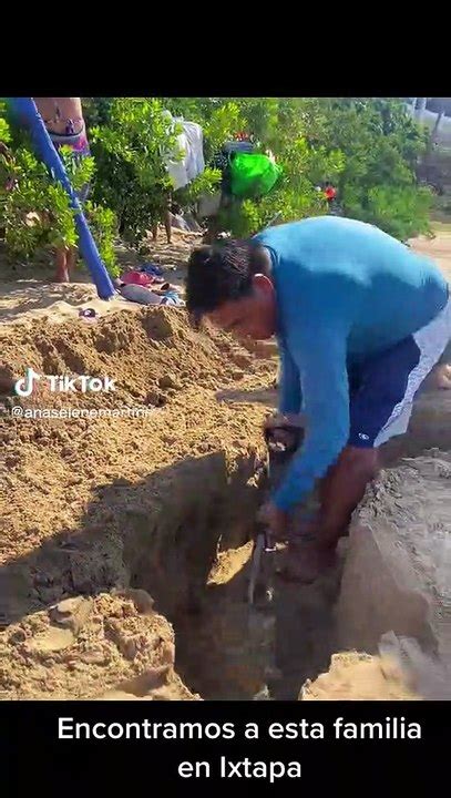 Familia Hizo Sus Propias Sillas Y Mesas En La Playa Para No Pagar