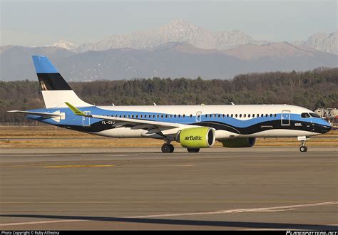 YL CSJ Air Baltic Airbus A220 300 BD 500 1A11 Photo By Ruby Alllesina