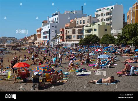 La principale plage El Medano Tenerife island ville des îles Canaries