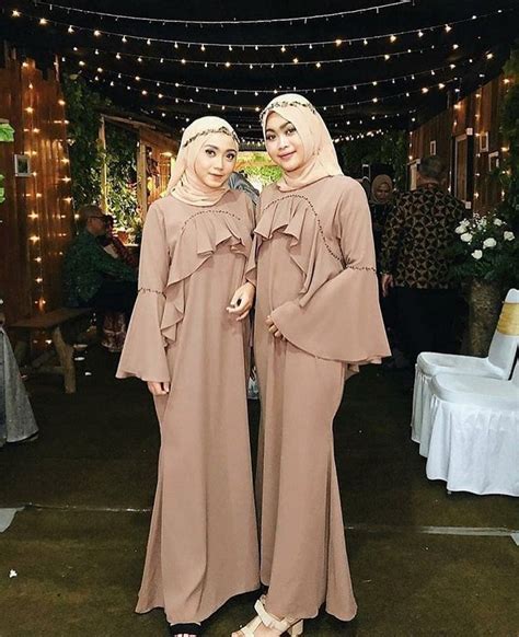 Bridesmaid Hijab Putih Gaun Batik Gaun Gaun Pesta