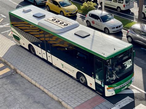 El Cabildo refuerza las líneas de guaguas para facilitar la asistencia