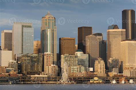 Seattle Waterfront 829357 Stock Photo at Vecteezy