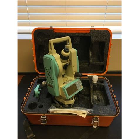 LEICA LDT-05 DIGITAL THEODOLITE WITH HARDSHELL CASE - Able Auctions