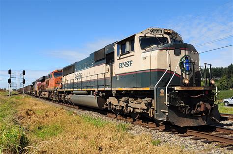 Railpictures.ca - Christian Ordanza Photo: BNSF SD70MAC 9666, BNSF ...