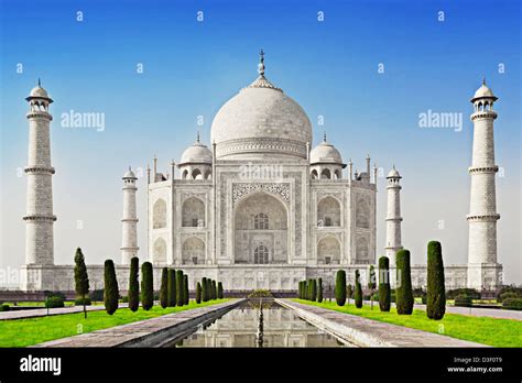 Paisaje De Taj Mahal Fotografías E Imágenes De Alta Resolución Alamy