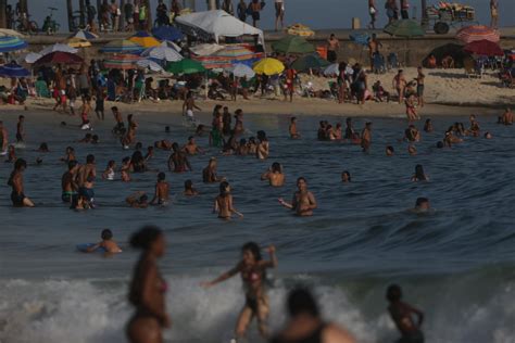 Rio Tem Praias Lotadas No Primeiro Dia Do Ver O Mh Geral