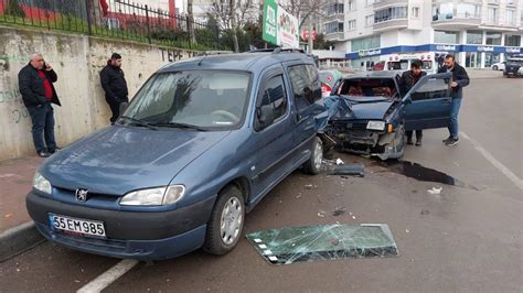 Samsun da otomobil park halindeki araca çarptı 1 yaralı Son Dakika