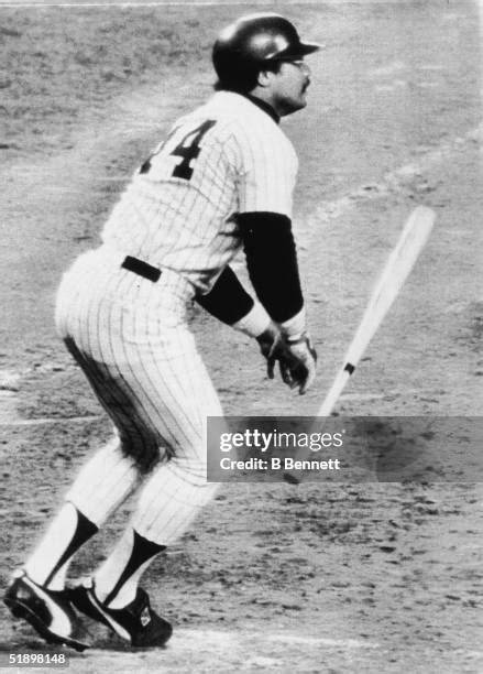 129 Reggie Jackson 1977 World Series Photos & High Res Pictures - Getty ...