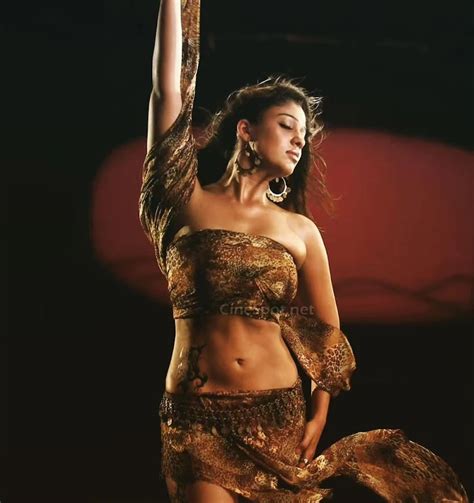 Nayanthara Navel Show Hot Pics Popular South Indian Actress