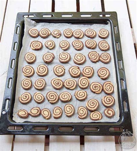 Biscotti Bicolore A Spirale Con Pasta Frolla Allolio Extravergine D