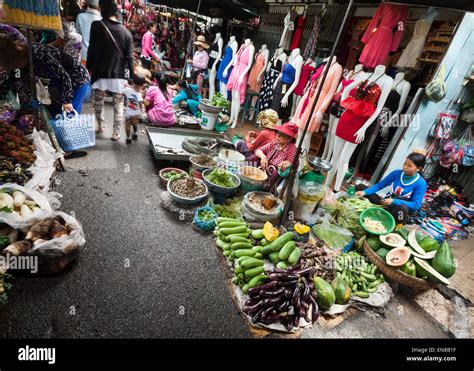 Phnom Penh Vendors Cambodia Food Hi Res Stock Photography And Images