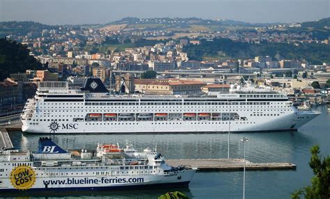 Porto Di Ancona Nave Mr Mondialisation