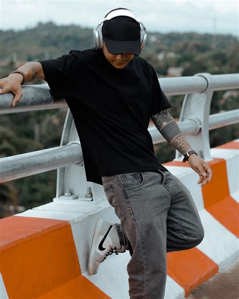 man  headphones  photo  pixabay pixabay