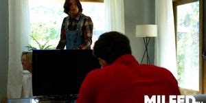 Hot Busty MILF Fucks The Cable Guy Sneakly Dee Williams Dee Dee Tnaflix