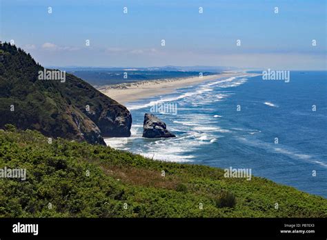 A view of the Oregon Coast showing ocean,beach and cliffs Stock Photo - Alamy