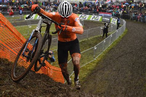 The spectacular triumph of Van der Poel in the Cyclocross World ...