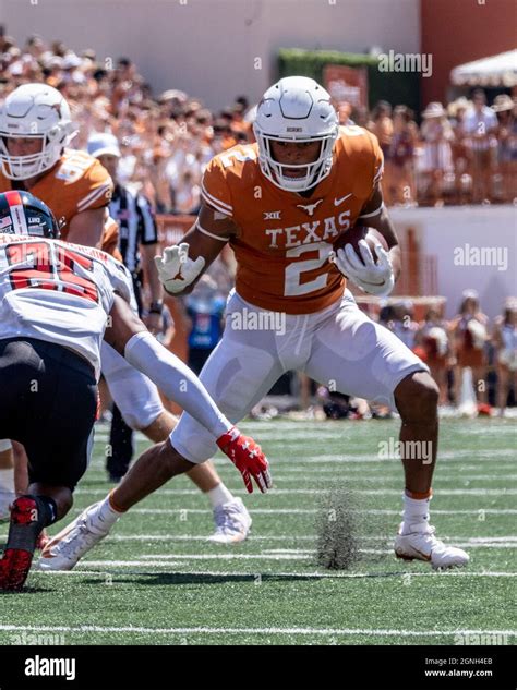 September 25 Rb Roschon Johnson 2 Of The Texas Longhorns In Action Vs