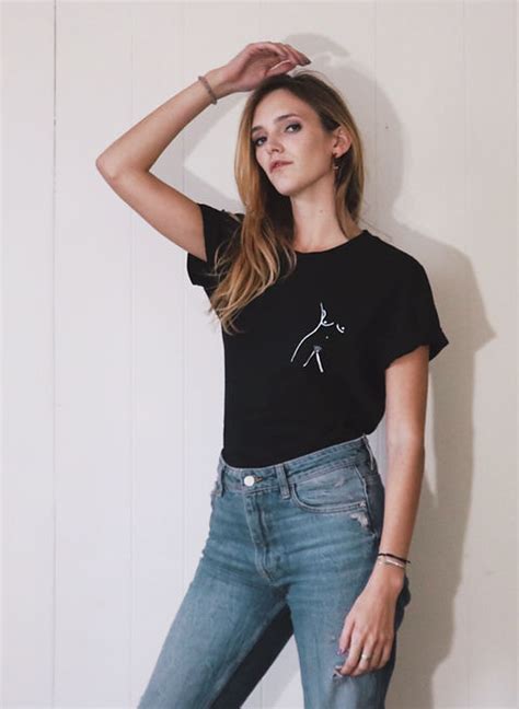 A NAKED FAMOUS DEBUT Laurenleola