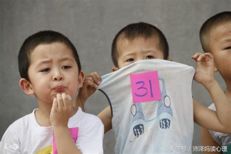 笑噴！老師問學生作業寫哪了？學生的回答讓媽媽中槍老師發火 每日頭條