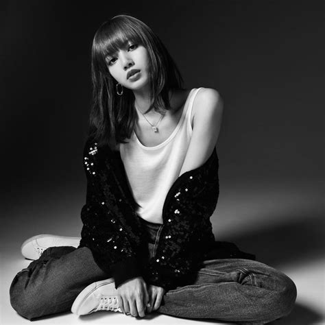 Lisa (Black Pink Member) Wiki, Profile, Biography, Age, Career ...